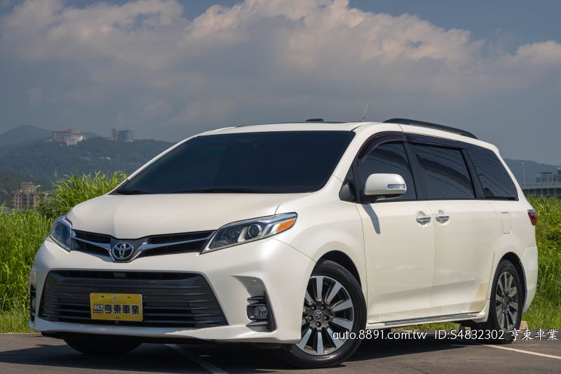 Toyota / 豐田 Sienna 3.5 Limited 車輛照片