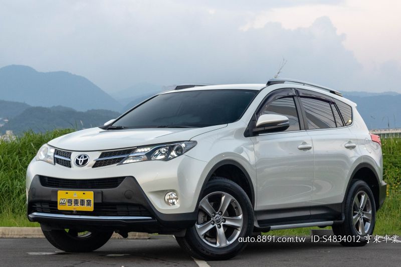 Toyota / 豐田 RAV4 2.5 E 車輛照片